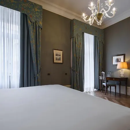 Eurostars Excelsior 4* Naples