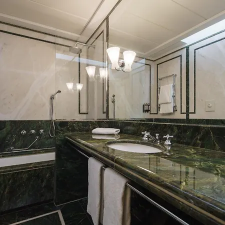 Eurostars Excelsior 4* Naples