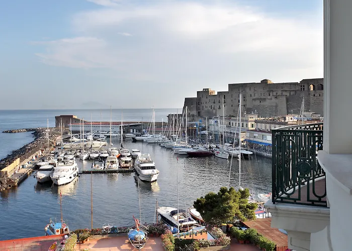 Eurostars Excelsior 4* Nápoles