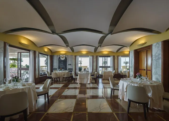 Hotel Eurostars Excelsior Nápoles