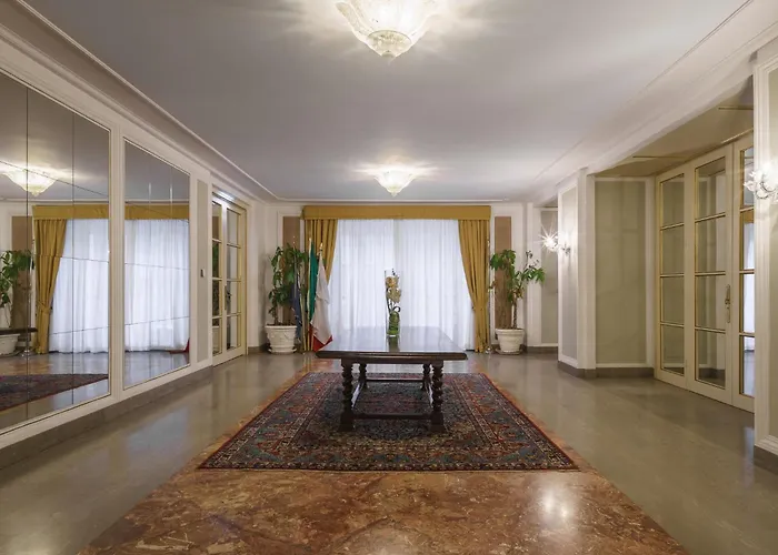 Eurostars Excelsior 4* Nápoles