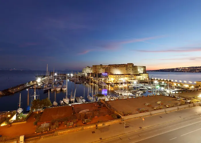 Eurostars Excelsior 4* Nápoles